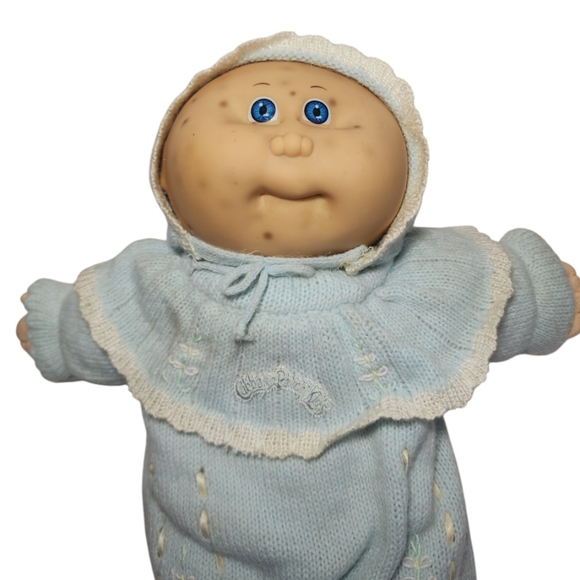 Vtg 1980's Cabbage Patch Kids Freckle Freckled Face Baby Doll Blue Sweater - Picture 3 of 11
